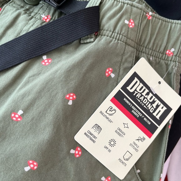 Duluth Trading Co womens rootstock 7” belted shorts olive mushroom NWT - Picture 4 of 5